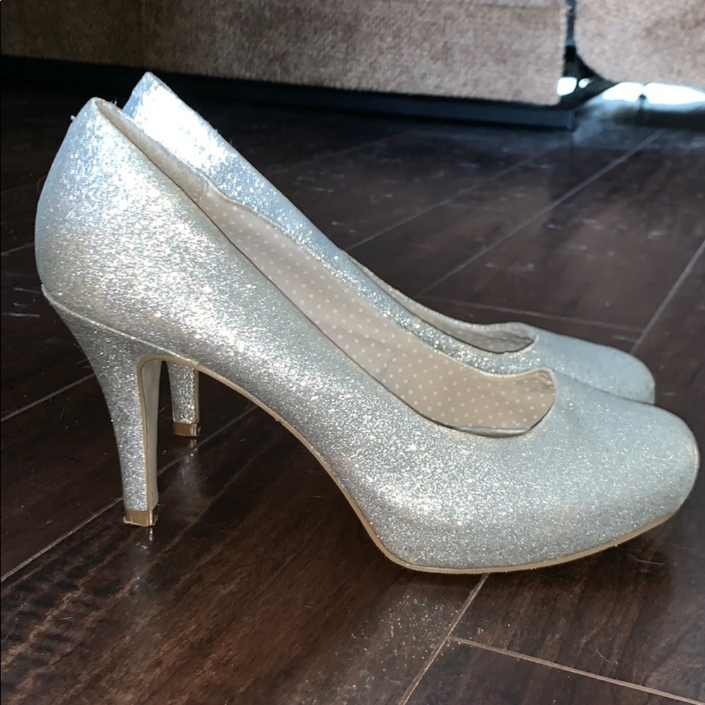 Shoes, heels